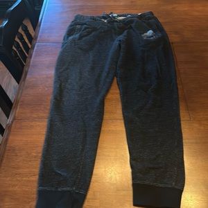 Roots joggers black pepper size xl